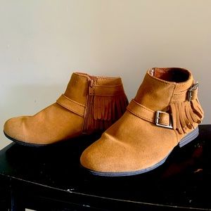 Minnetonka short boots